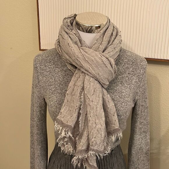 GRAY SCARF BNWT - Picture 1 of 6